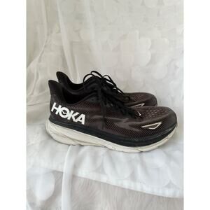 Hoka Mens Clifton 9 SIZE 11EE WIDE Black 11 2E WORN BUT VERY CLEAN